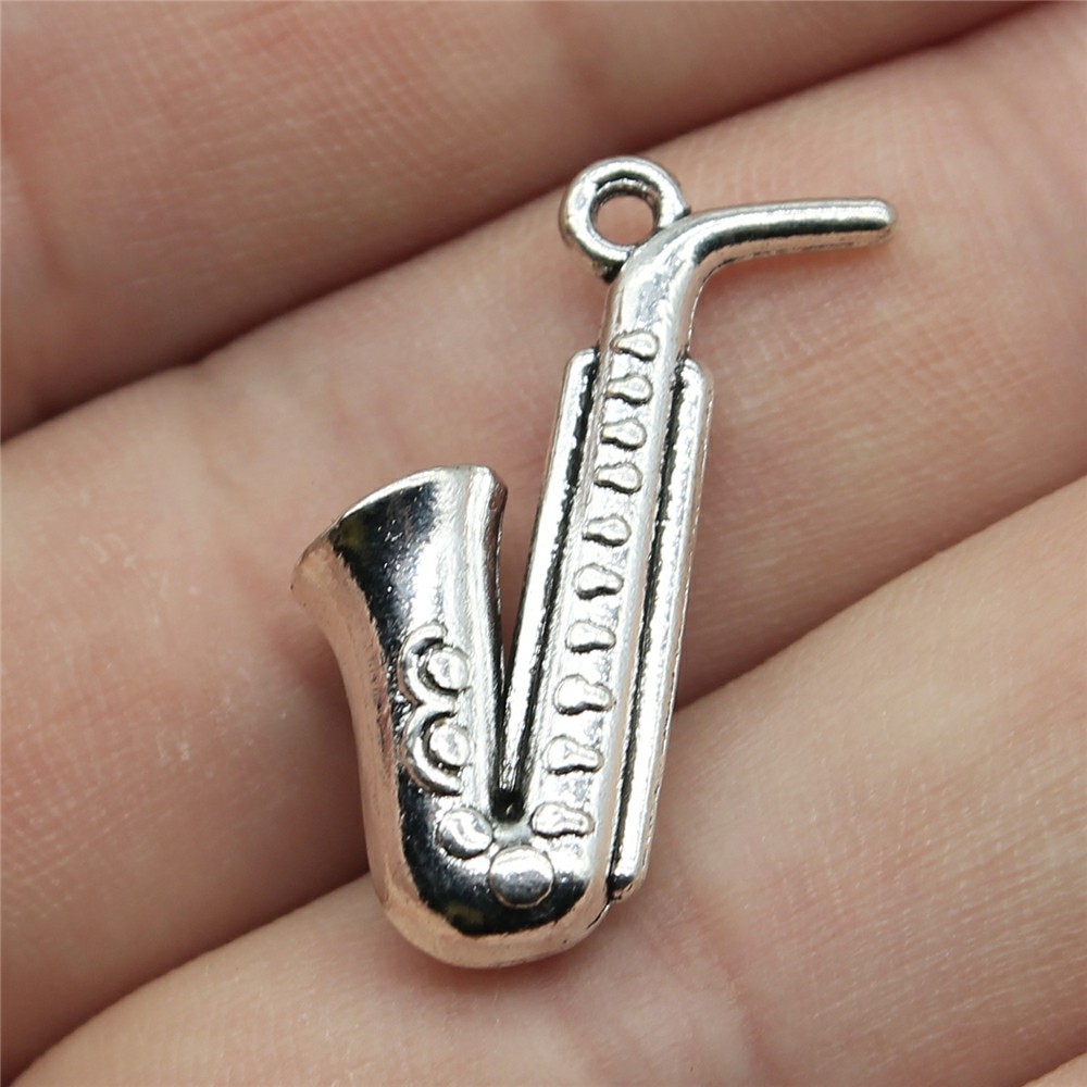 20 Pezzi Ciondoli a Forma di S - Musical Instrument Saxophone recensione e prezzo