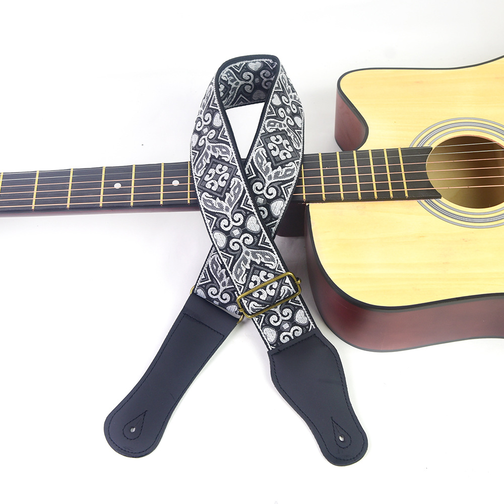 Tracolla per Chitarra Ricamata - Musical Instrument Note recensione e prezzo